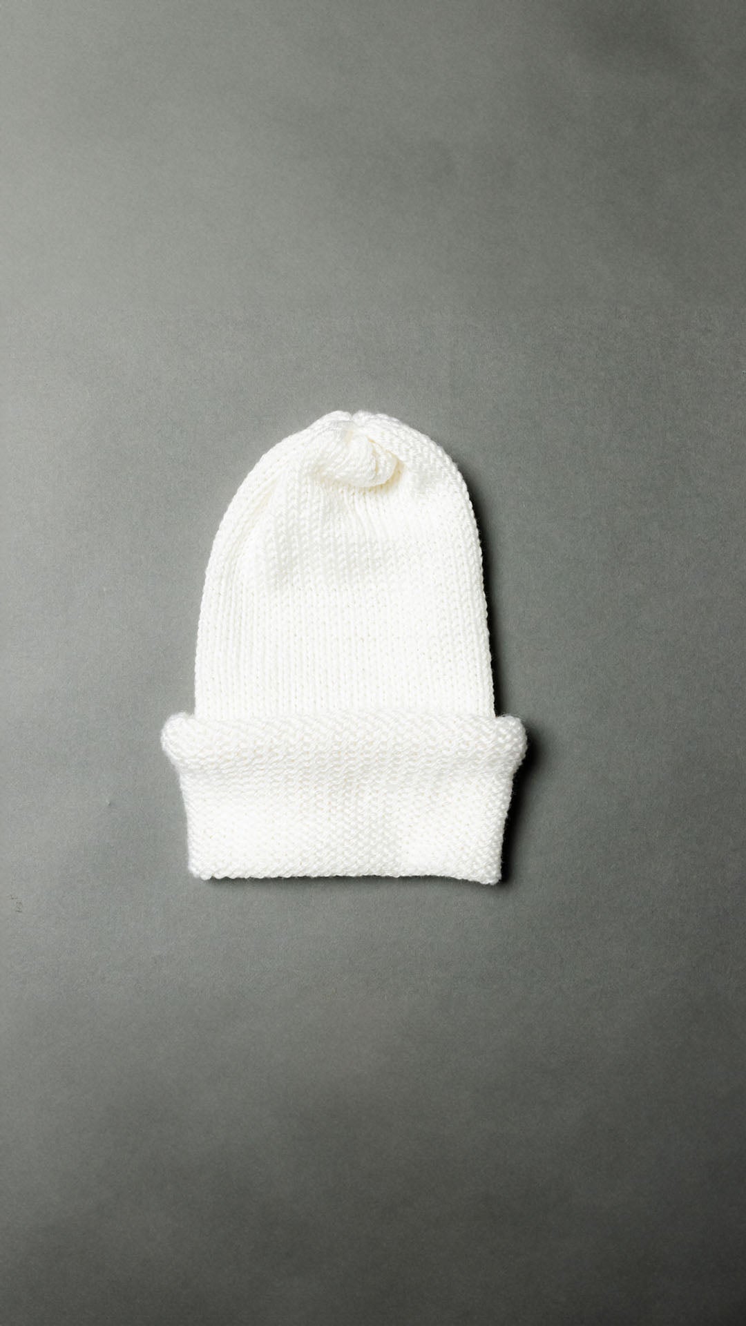 WHITE.BEANIE